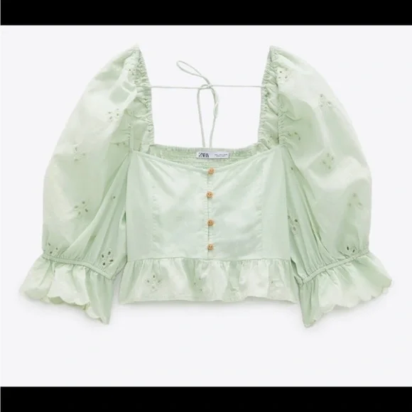 NWT Zara Embroidered Eyelet Blouse Size bloggers fave - Picture 2 of 12